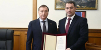 Председатель Народного Собрания РД Заур Аскендеров вручил награды более чем 20 бойцам батальона «Каспий», среди которых преподаватель кизлярского филиала ДГУ Шафиев Мурад Магомедович. - Филиал ДГУ